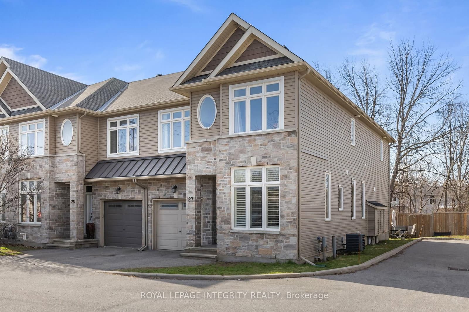 27 Orange Blossom Private, Gloucester, ON — photo 2