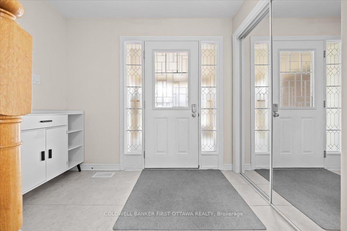 355 SWEETCLOVER Way, Ottawa, ON — photo 2