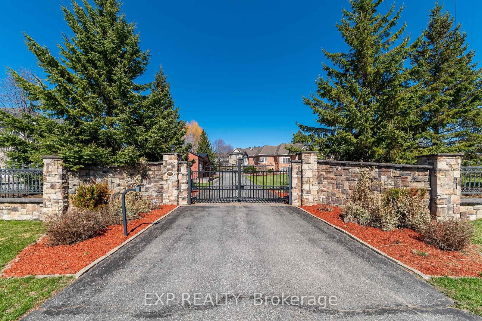 1283 Rideau Cove Court, Ottawa, ON — photo 2