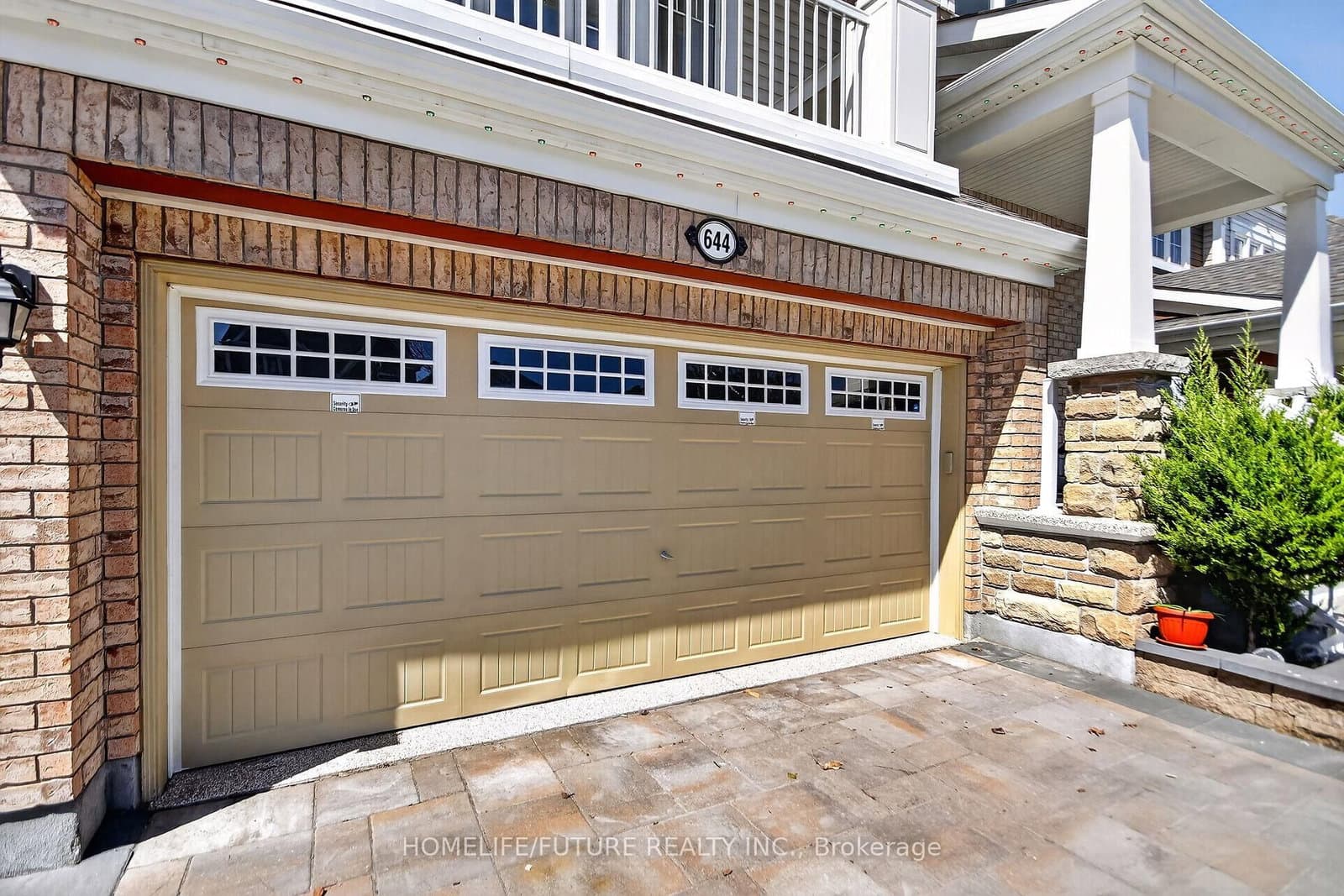 644 Dundonald Drive, Ottawa, ON — photo 2