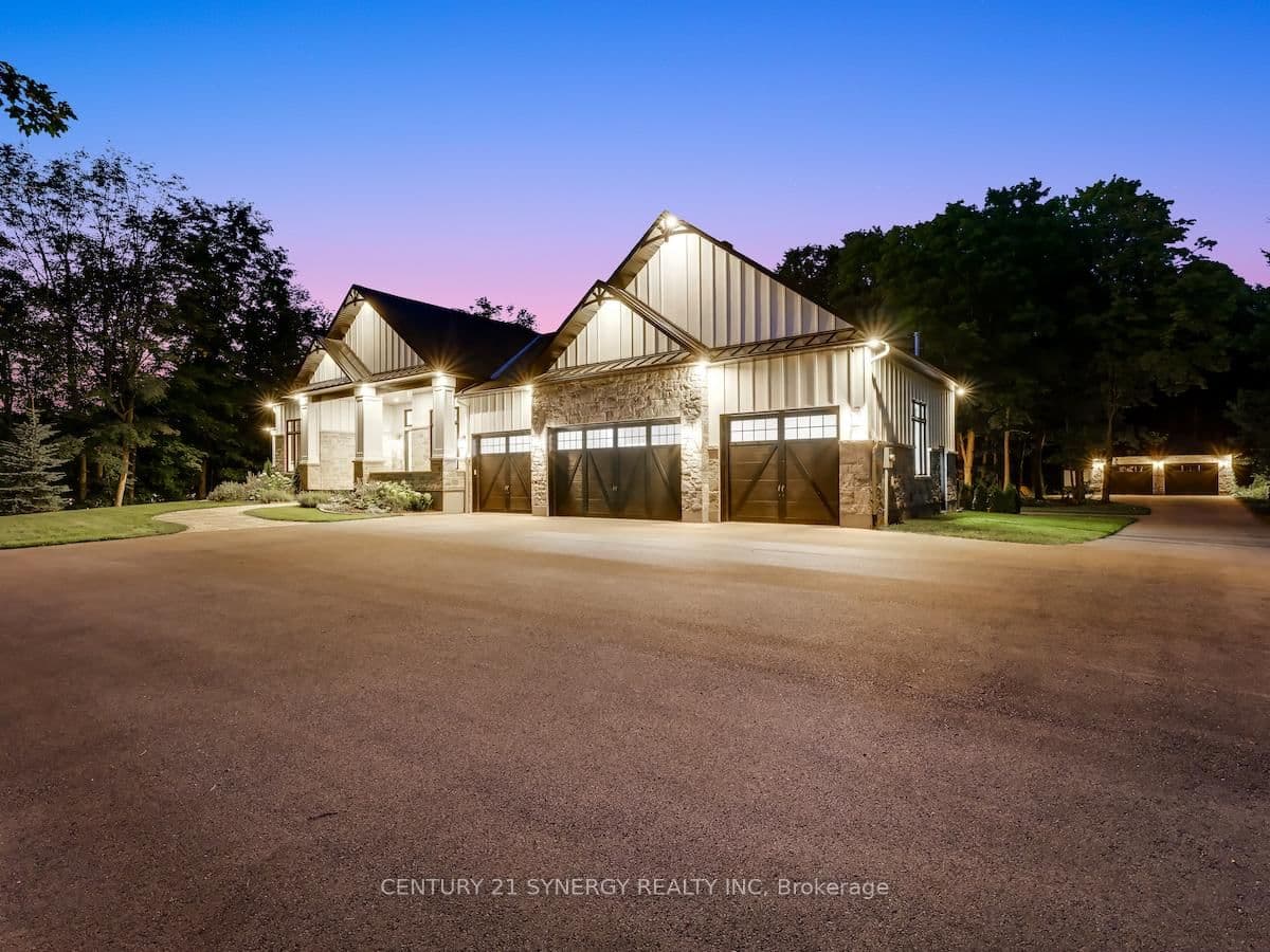 1443 DUCHESS Crescent, Ottawa, ON — photo 2