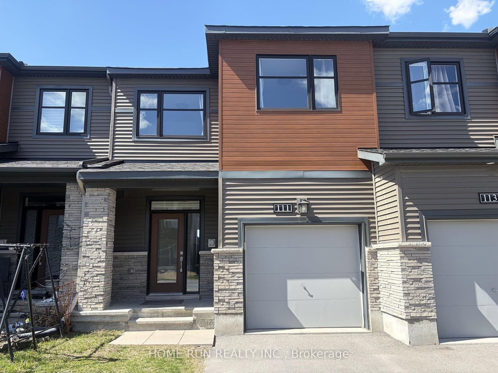 111 TEELIN Circle, Ottawa, ON