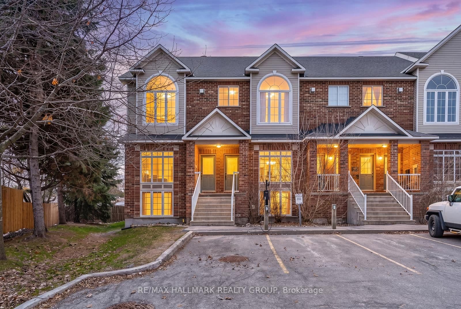142 Gatestone Private, Ottawa, ON