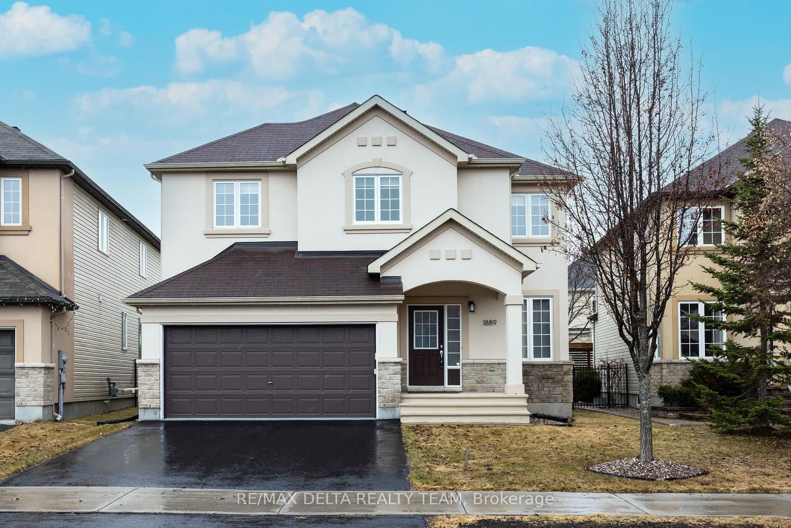 1889 Montmere Avenue, Ottawa, ON