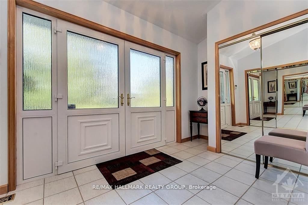 100 Delong Drive, Ottawa, ON — photo 3