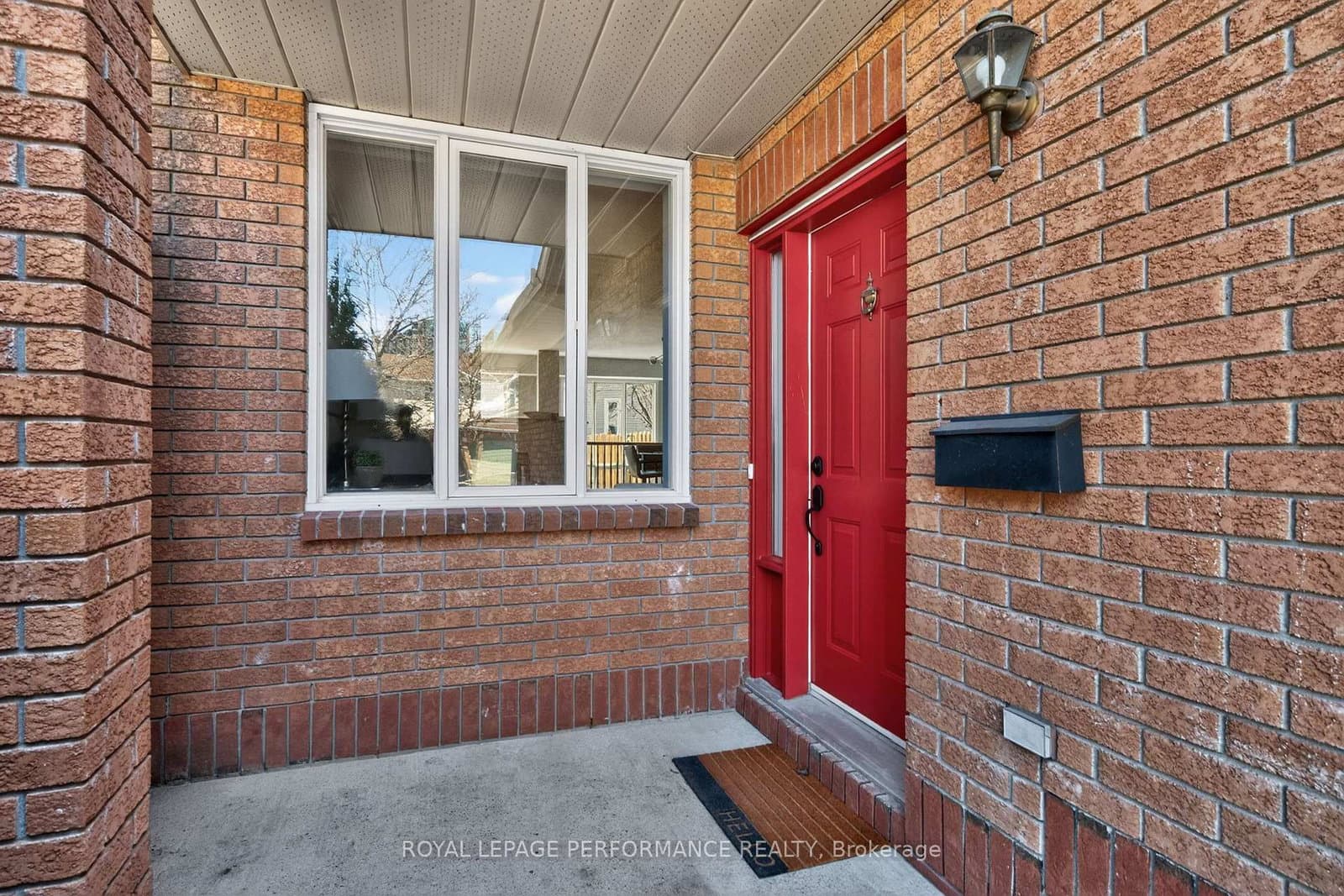 3835 Crowsnest Avenue, Ottawa, ON — photo 2