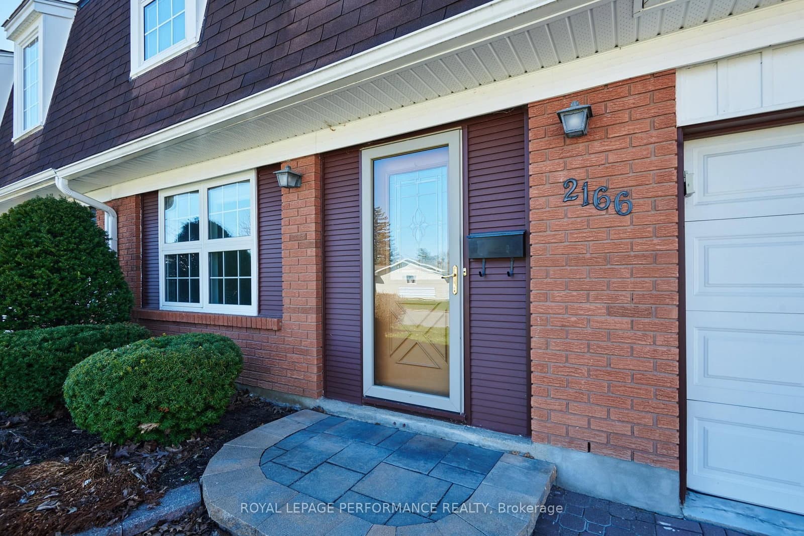 2166 Bickerton Avenue, Ottawa, ON — photo 3