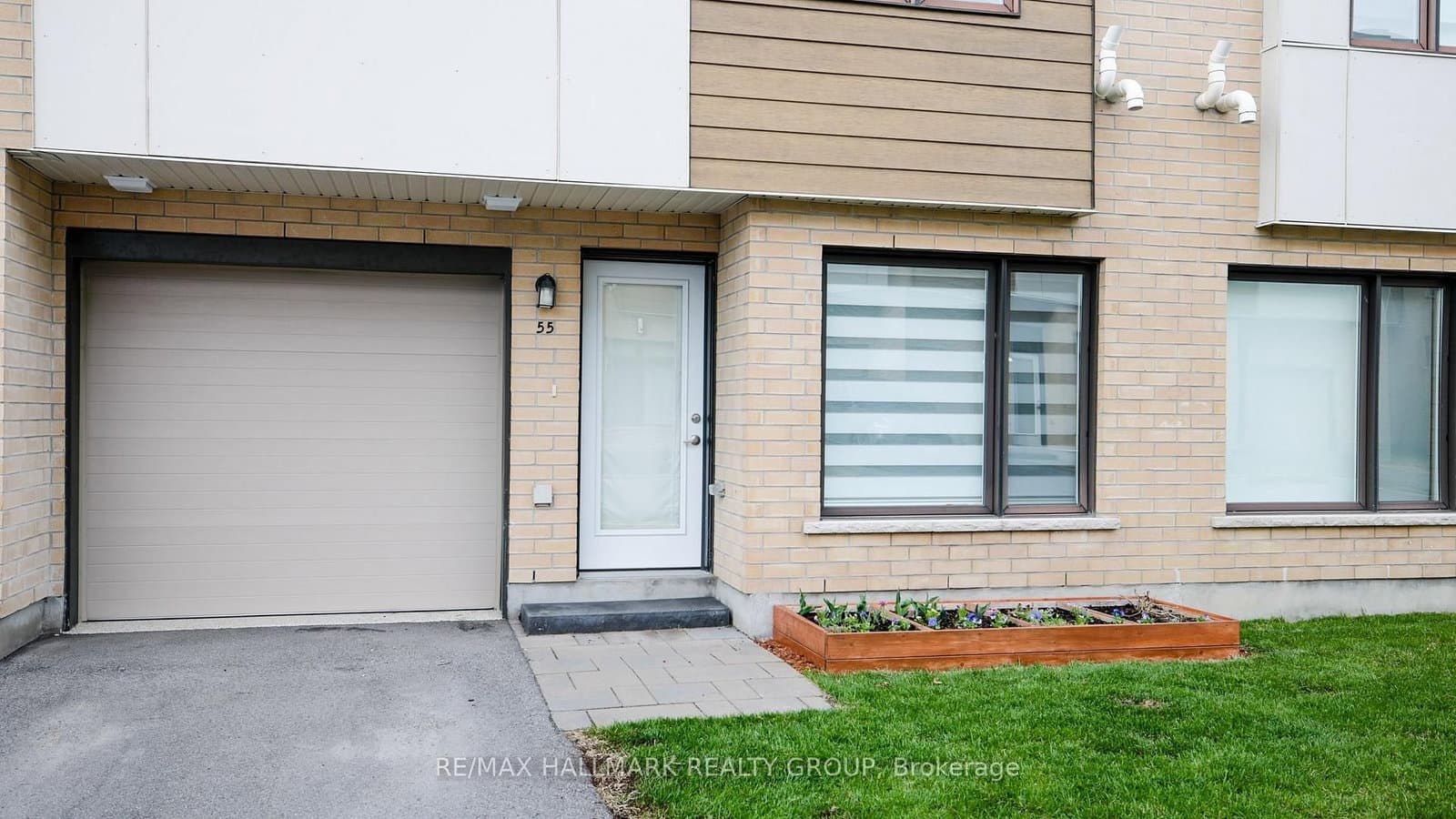 55 Cherry Blossom Private Private, Ottawa, ON — photo 3