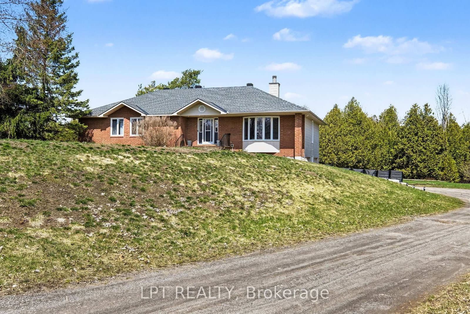 8297 Nashdale Drive, Metcalfe, ON — photo 3