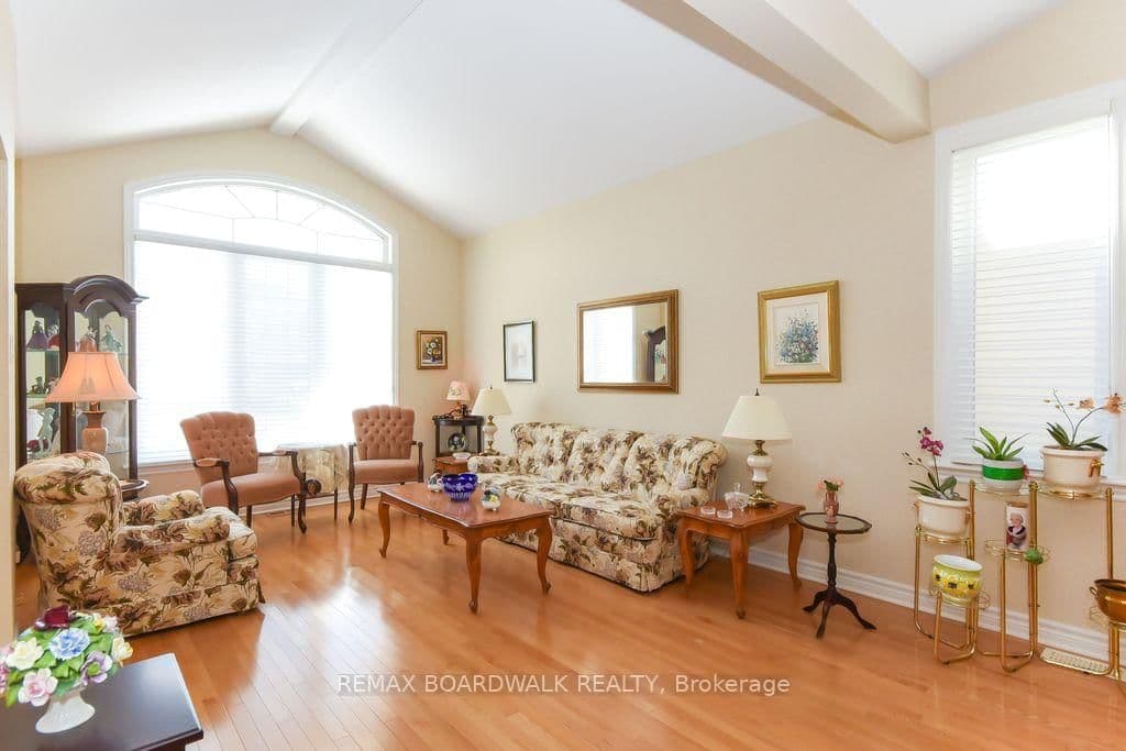 1861 Mickelberry Crescent, Orleans, ON — photo 3