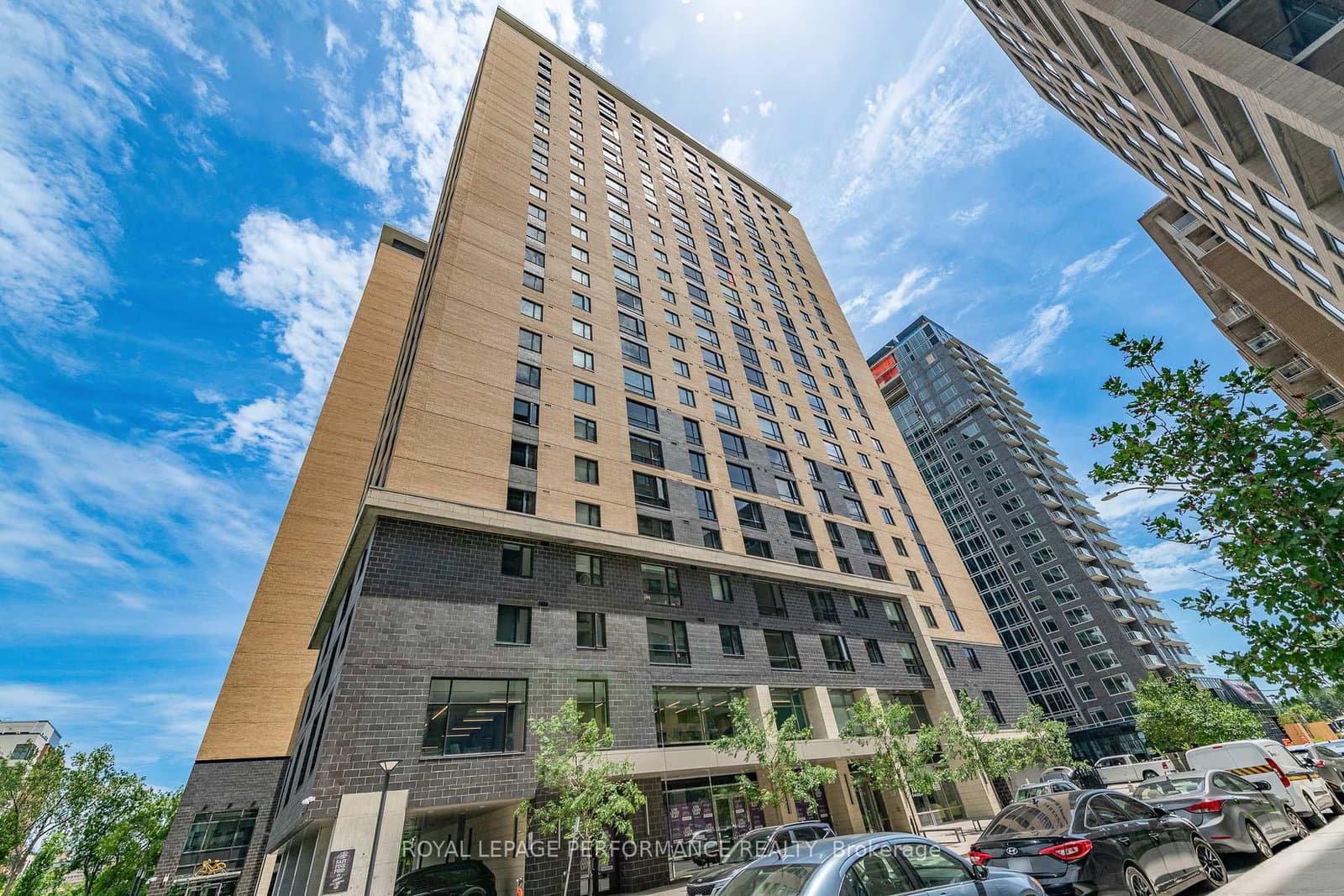 1118 - 105 Champagne Avenue, Ottawa, ON — photo 2