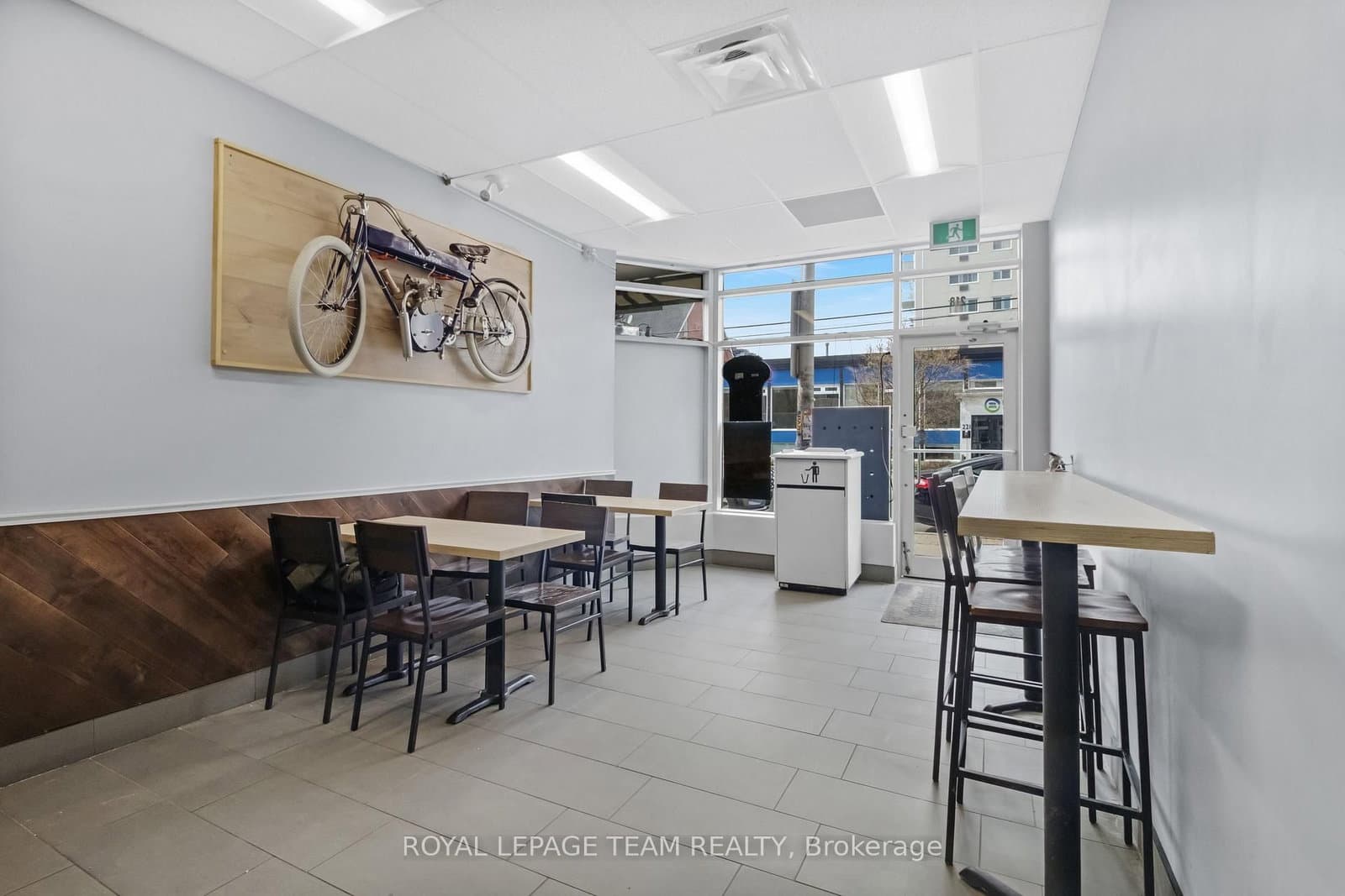 218 Laurier Avenue, Ottawa, ON — photo 2