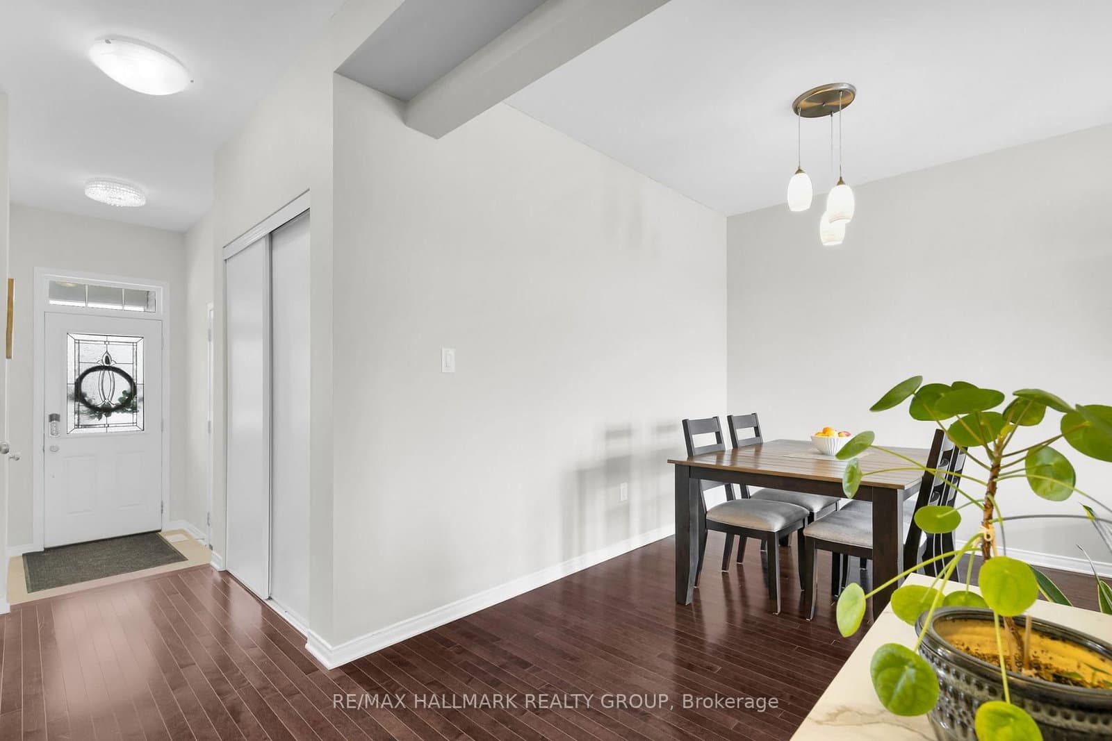 132 LARAMIE Crescent, Ottawa, ON — photo 3