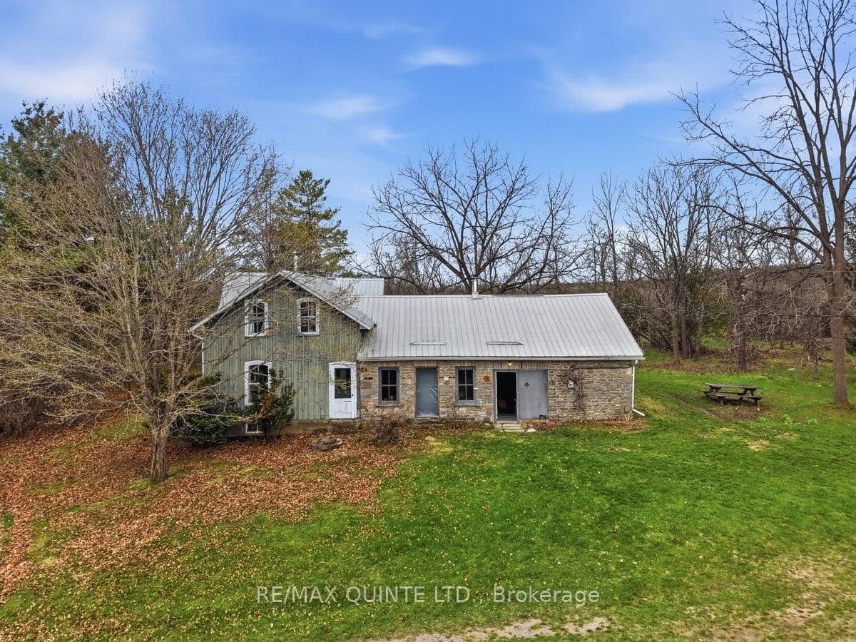 1079 Clearview Road, Stirling, ON
