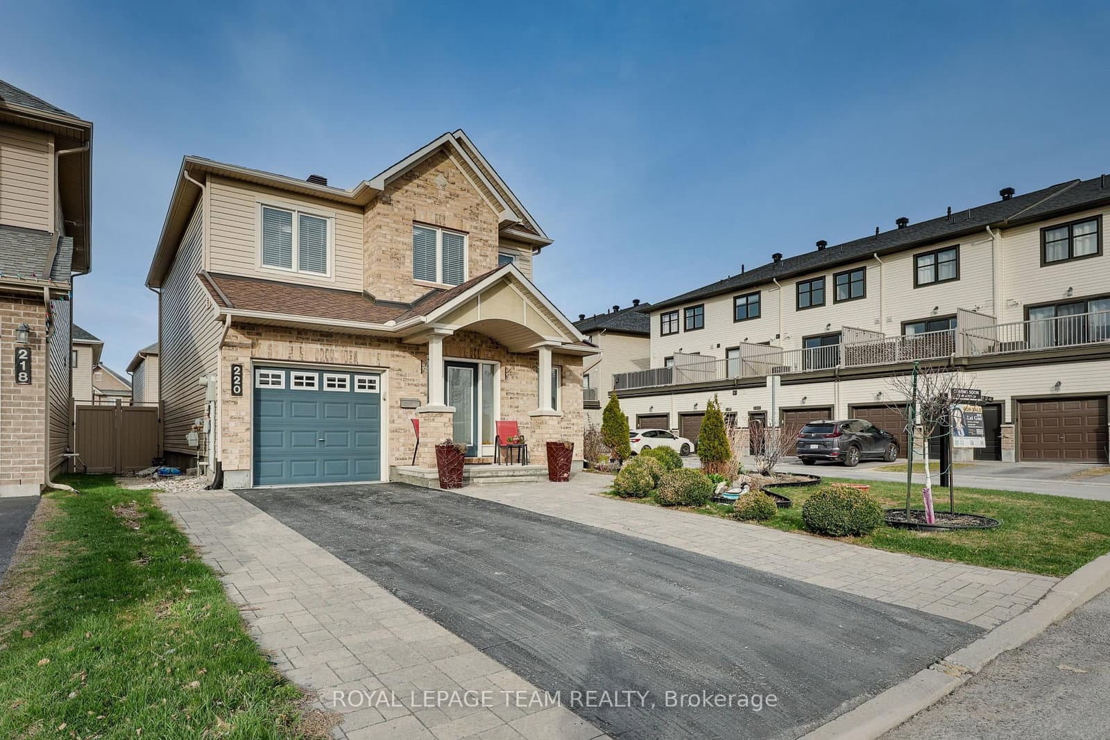 220 Mission Trail Crescent, Ottawa, ON — photo 2