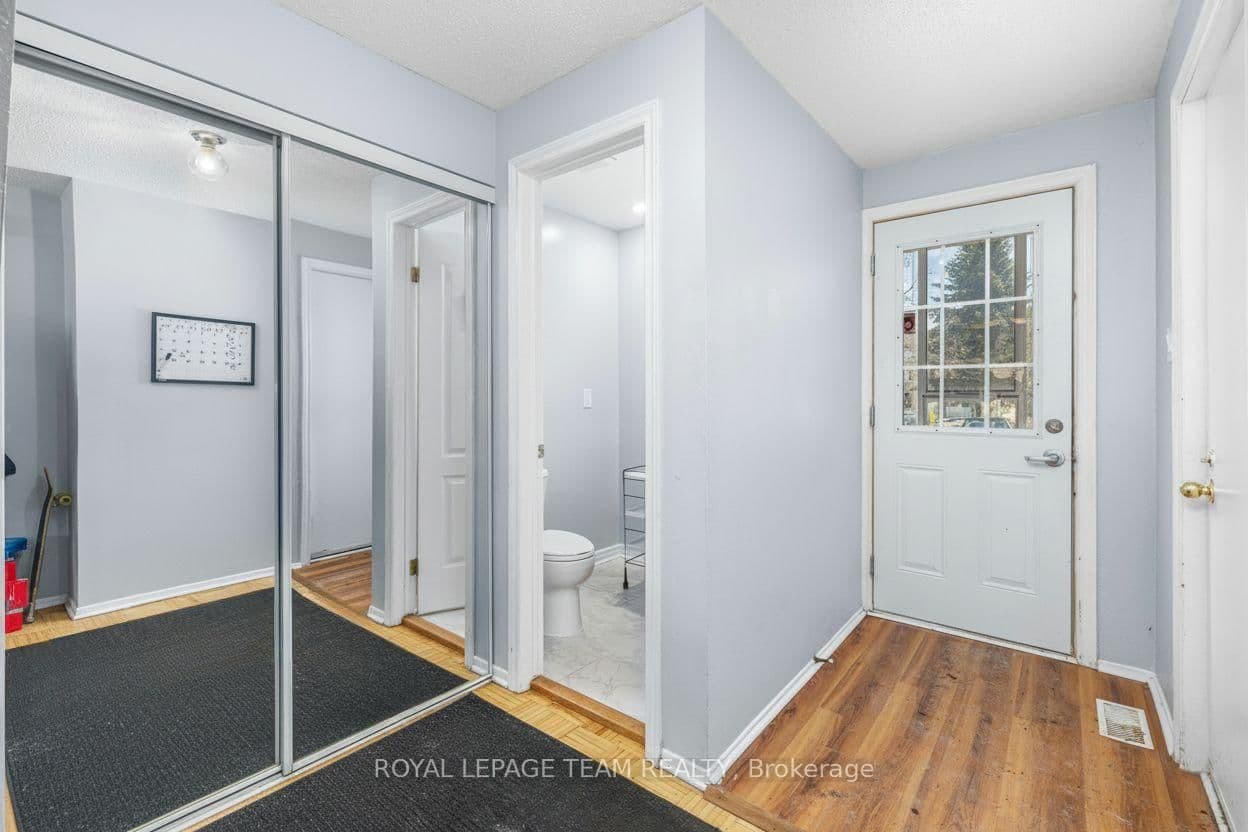 E - 10 Millrise Lane, Ottawa, ON — photo 3