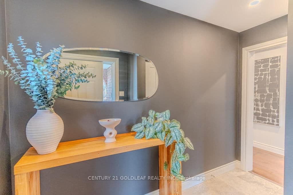 6 Pemberton Crescent, Ottawa, ON — photo 2