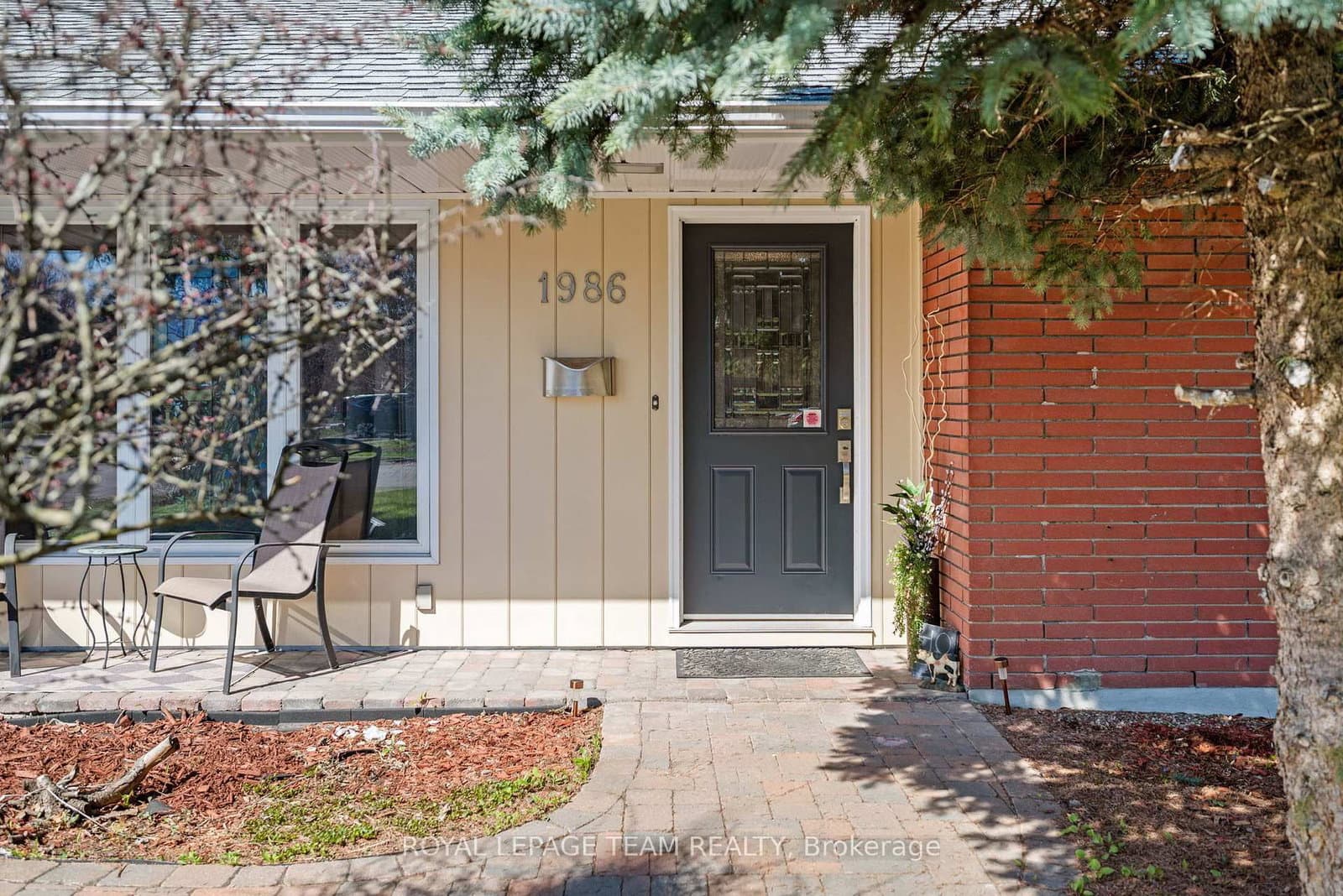 1986 Fairbanks Avenue, Ottawa, ON — photo 2