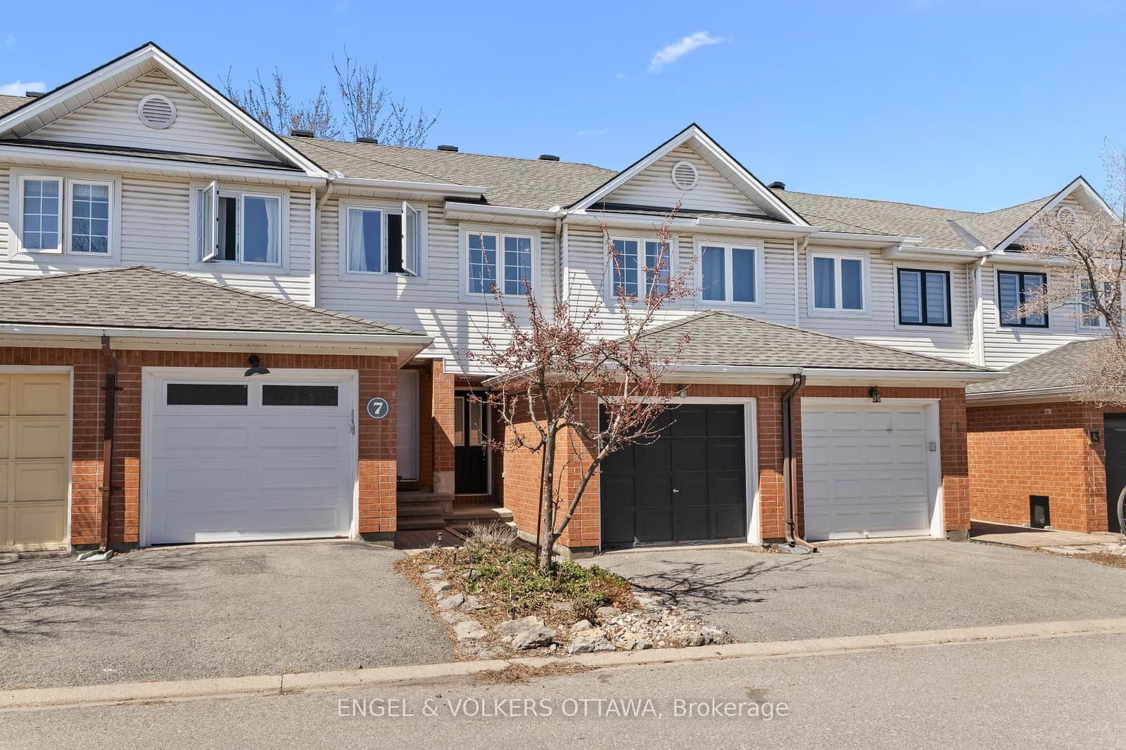 9 Festive Private, Ottawa, ON — photo 3