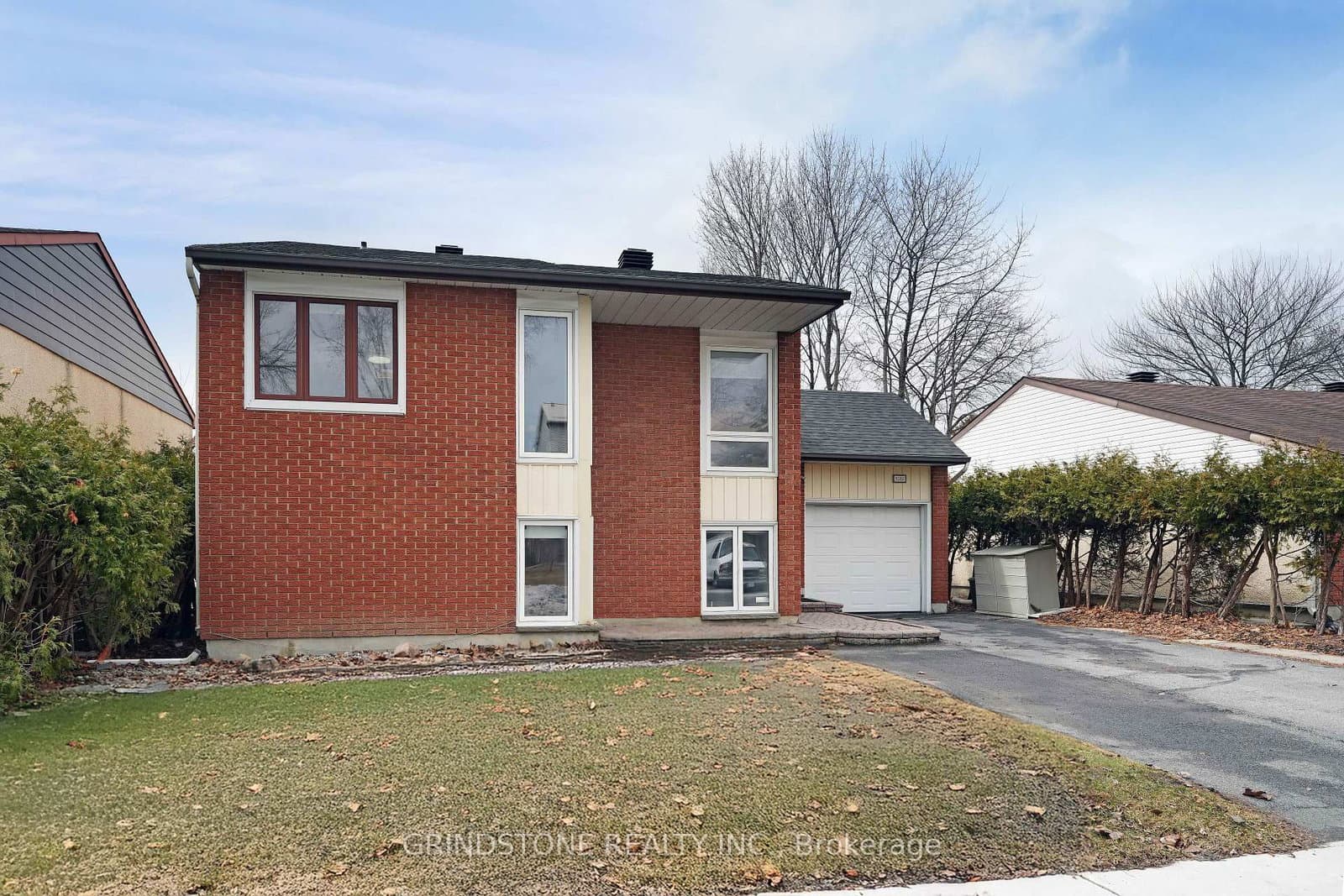 1080 Alenmede Crescent, Ottawa, ON