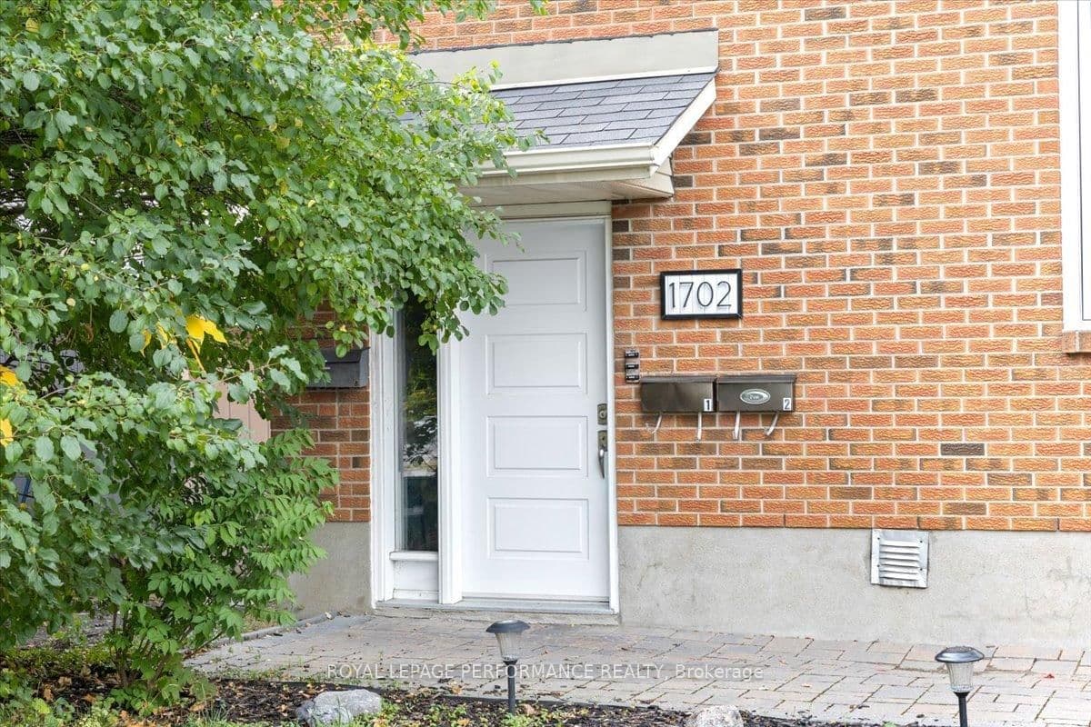 1702 Russell Road, Ottawa, ON — photo 2