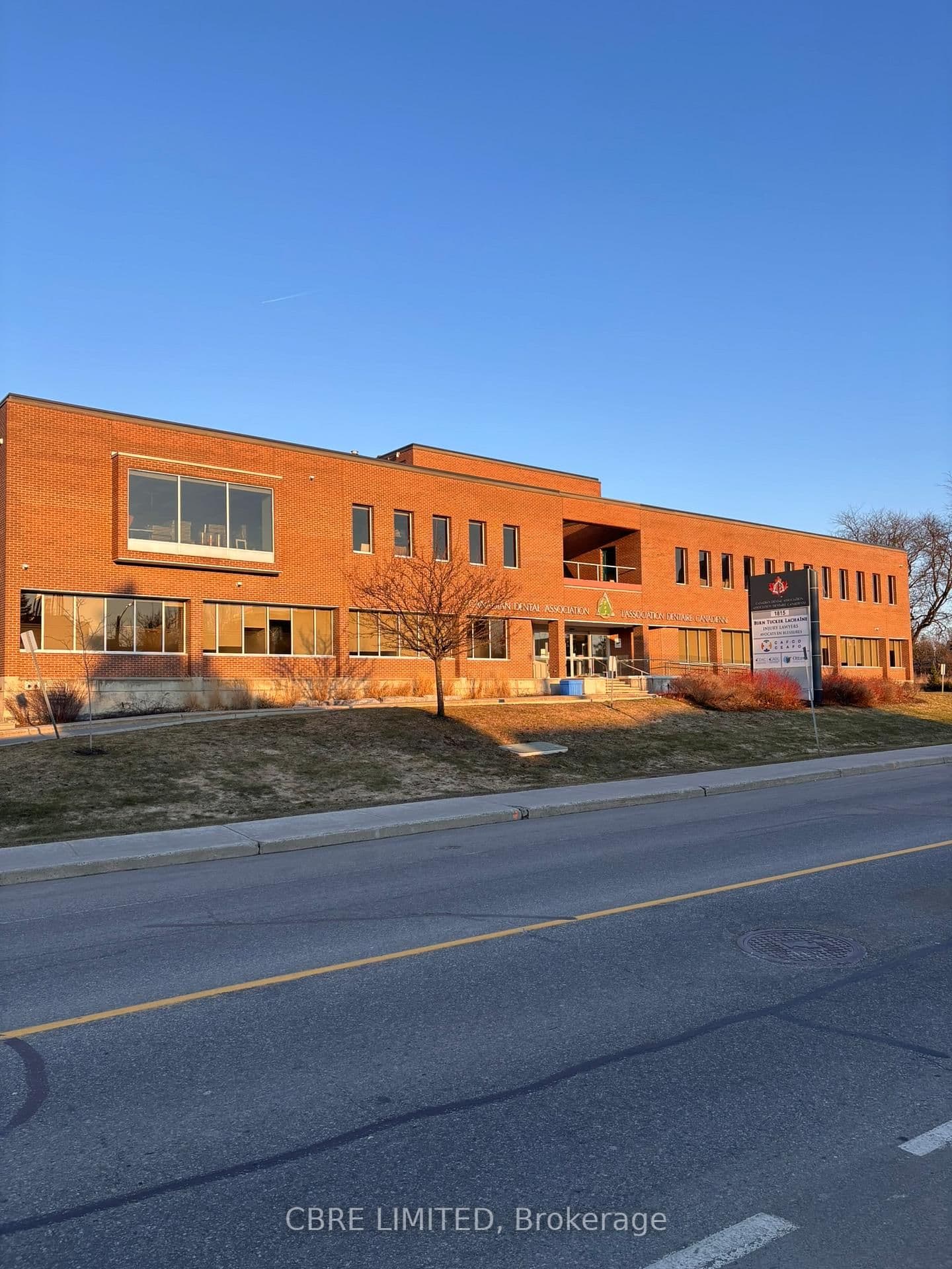 1815 Alta Vista Drive, Ottawa, ON