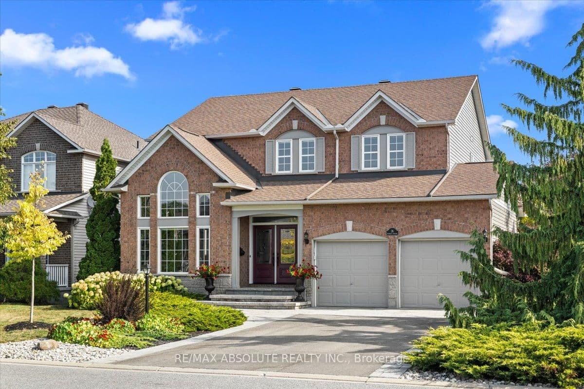 26 Franklin Cathcart Crescent, Stittsville, ON — photo 2