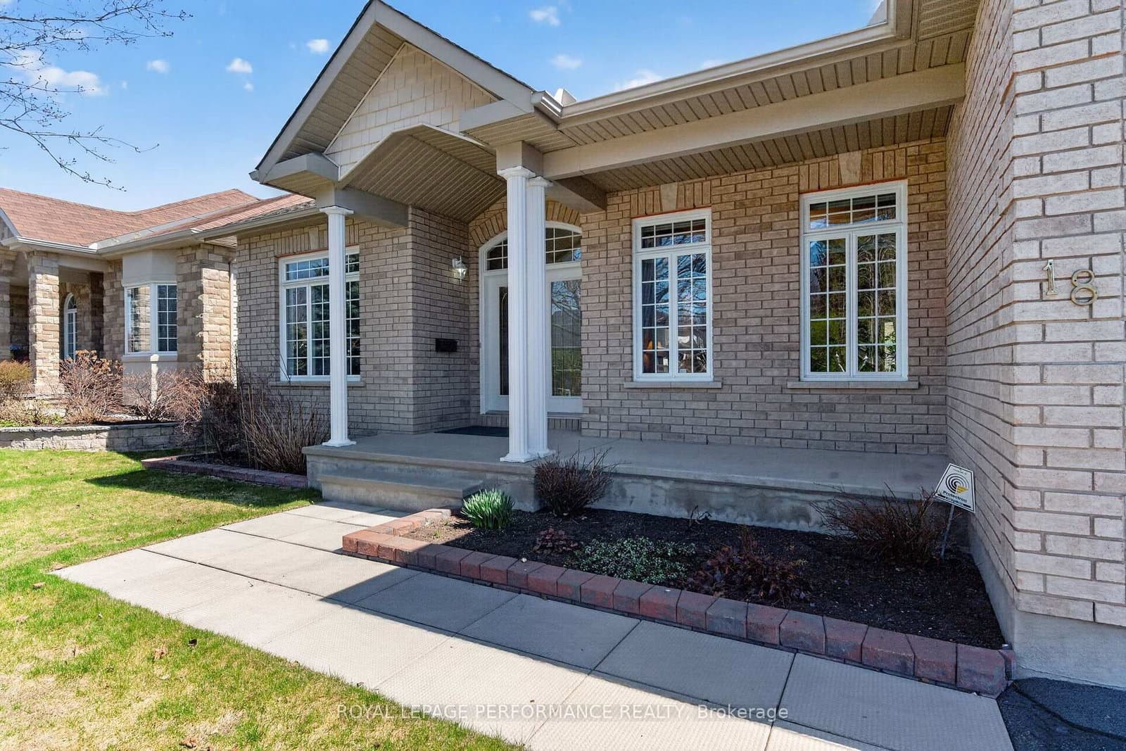 18 Hartsmere Drive, Ottawa, ON — photo 3