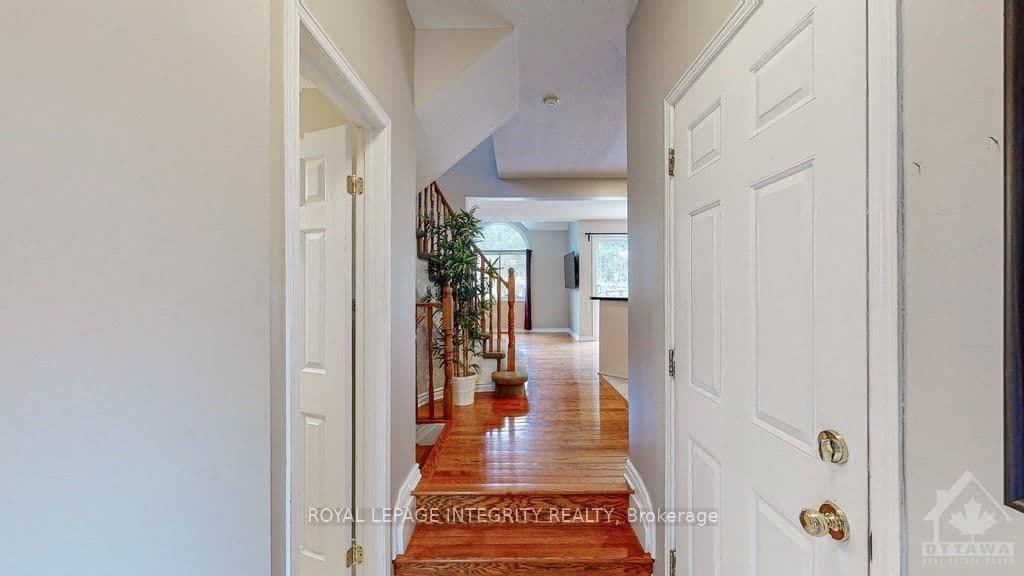 106 Blackdome Crescent, Ottawa, ON — photo 2