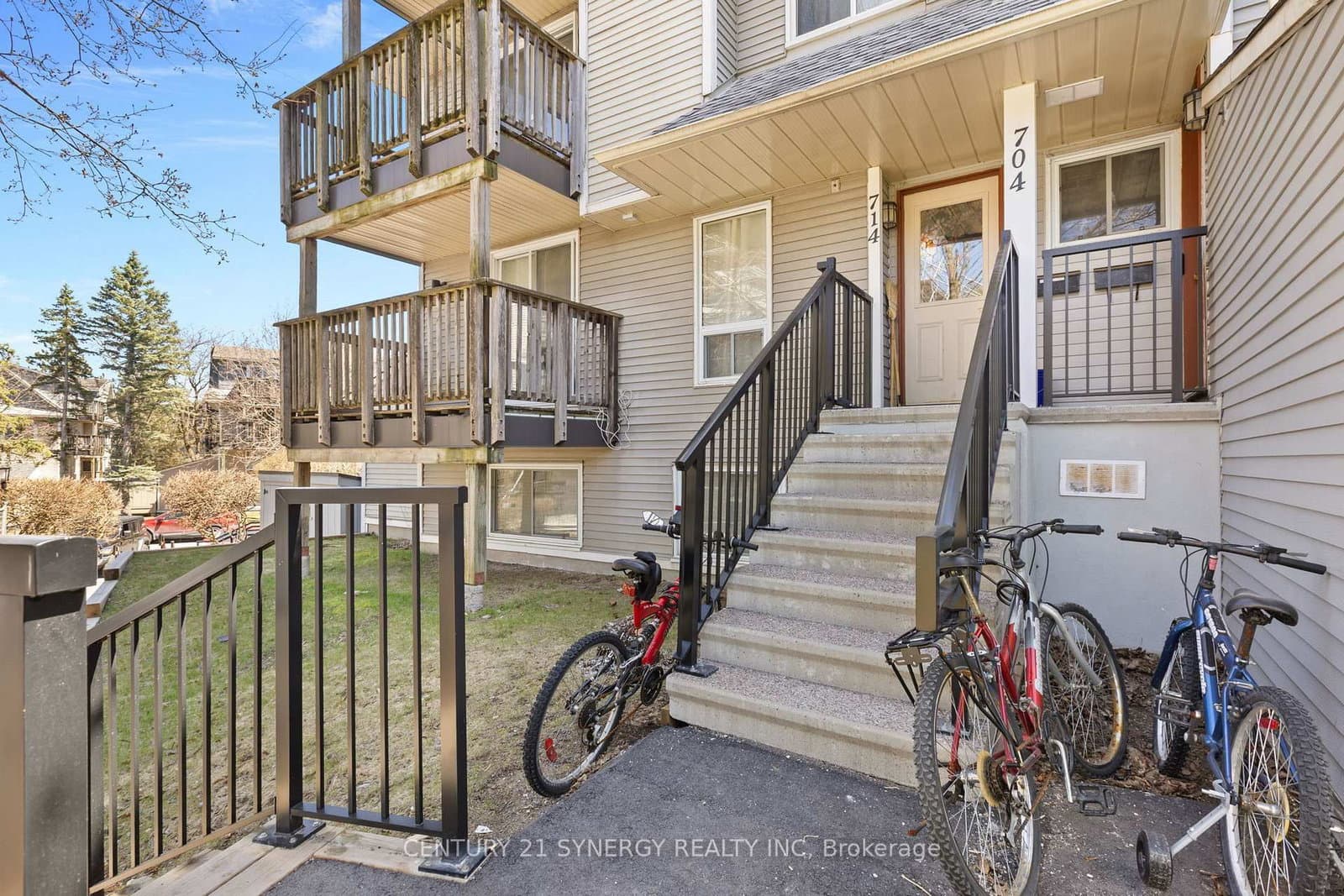 714 Tanguay Court, Kanata, ON