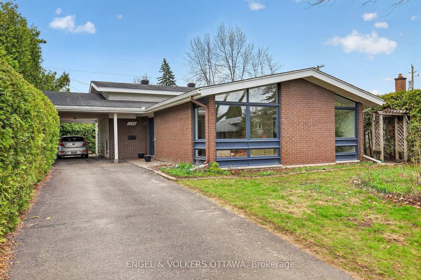 1795 Devlin Crescent, Ottawa, ON