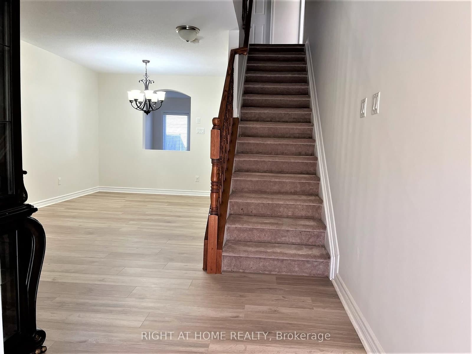 105 TACOM Circle, Ottawa, ON — photo 3