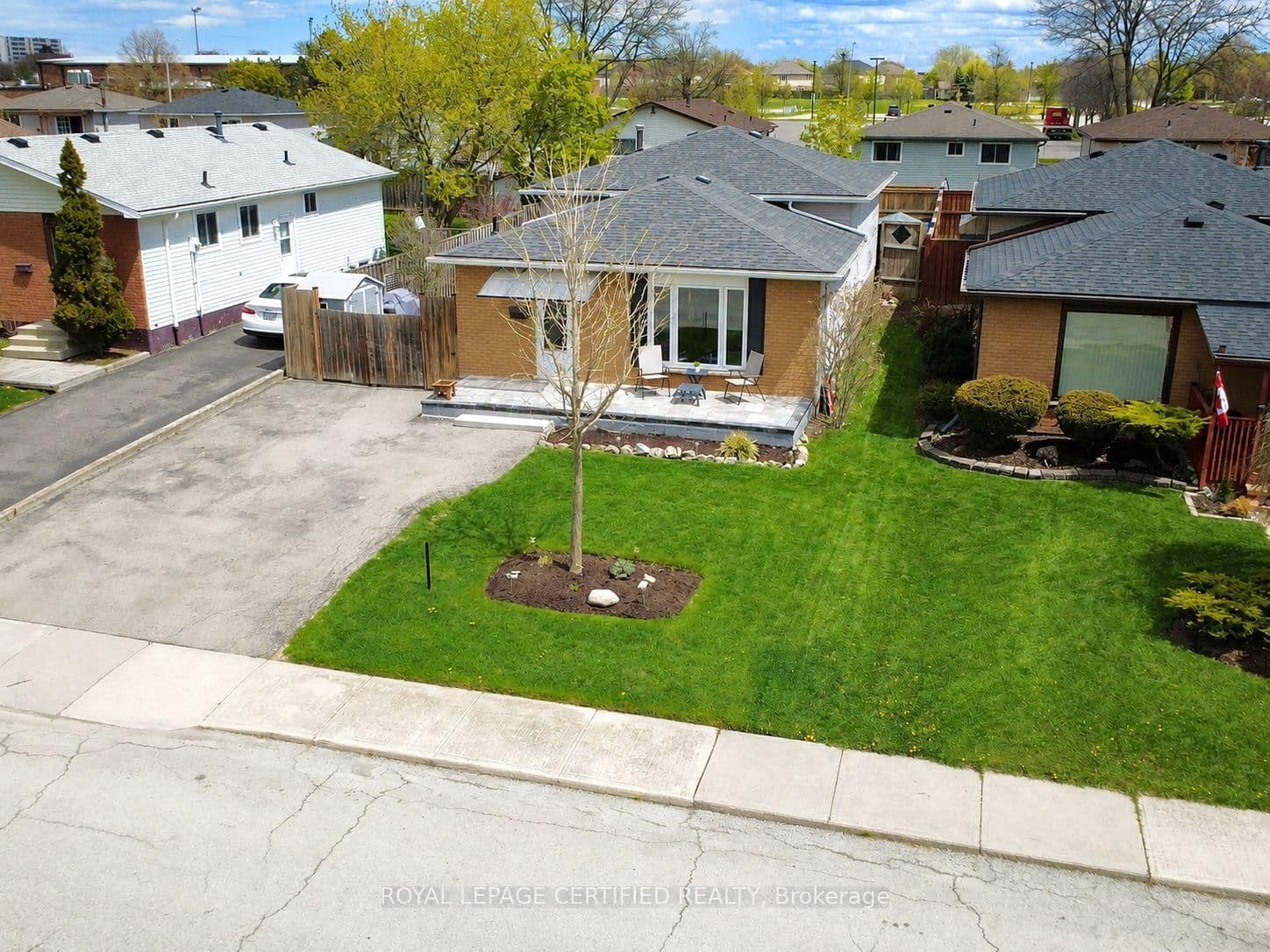 27 Lambert Street, Hamilton, ON — photo 2