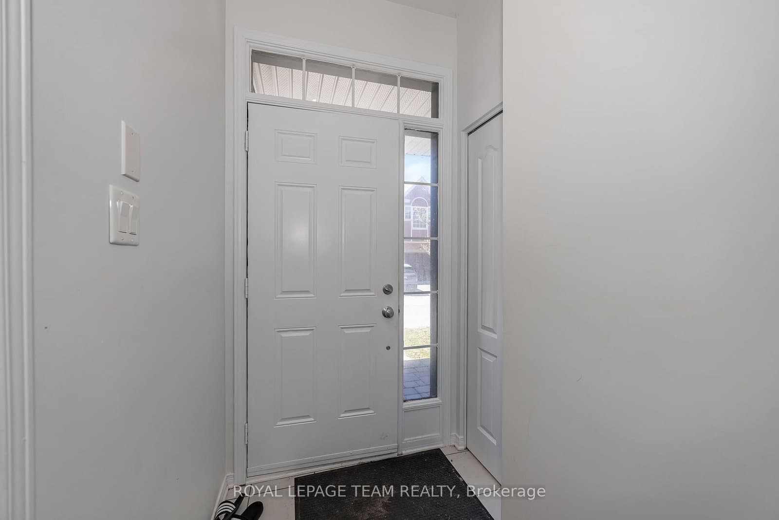 323 Freedom Private, Ottawa, ON — photo 3