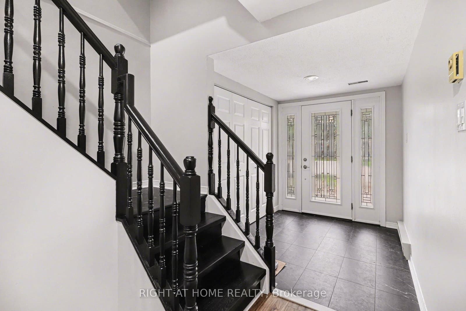 29 - 26 Wrenwood Crescent, Ottawa, ON — photo 3