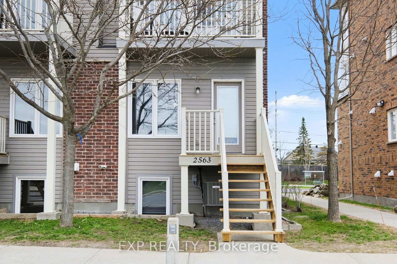 2563 Longfields Drive, Ottawa, ON — photo 3