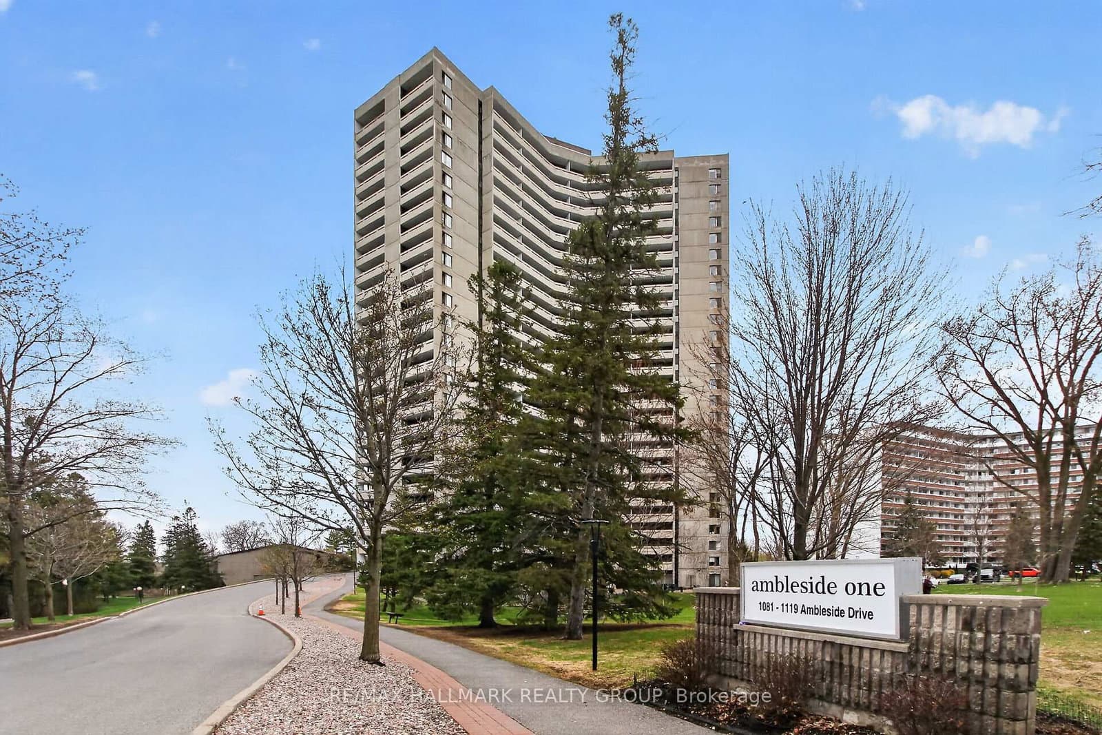 1210 - 1081 Ambleside Drive, Ottawa, ON