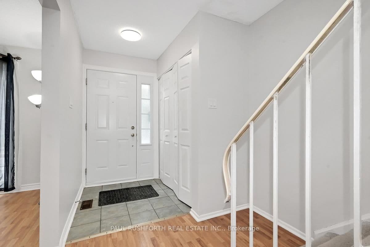 1107 Meadowlands Drive, Ottawa, ON — photo 3