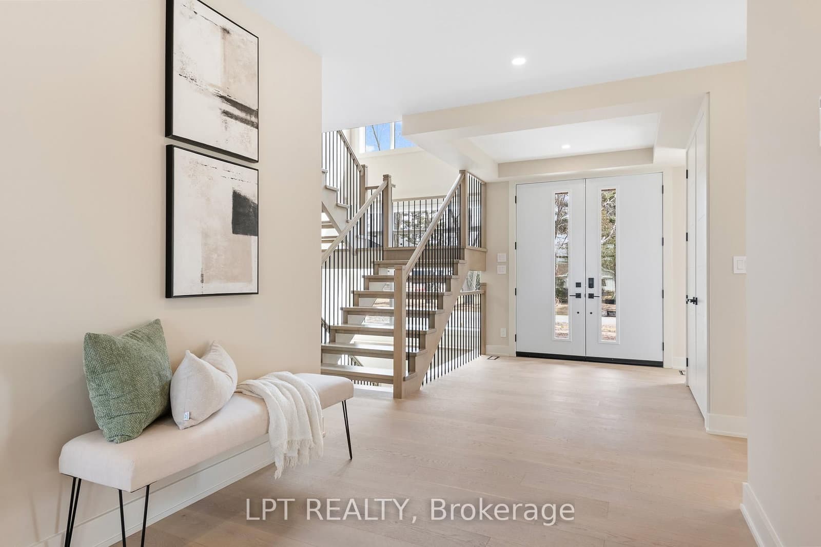 400 Ashbee Court, Ottawa, ON — photo 3
