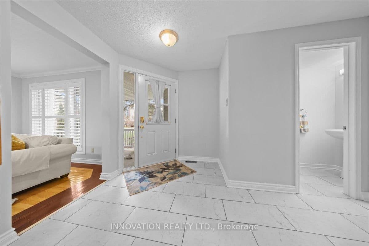 32 Weybridge Drive, Ottawa, ON — photo 3