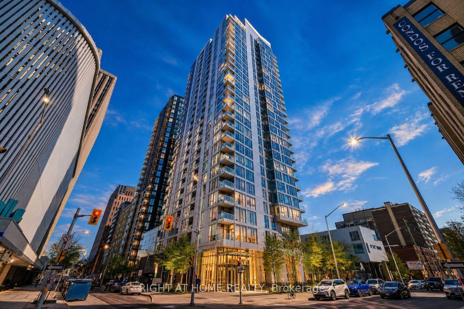 1210 - 179 Metcalfe Street, Ottawa, ON