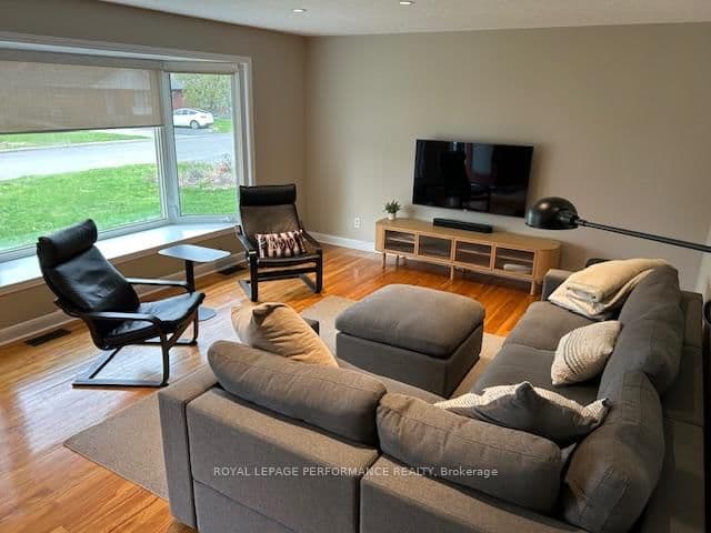 1321 Rustic Drive, Ottawa, ON — photo 3