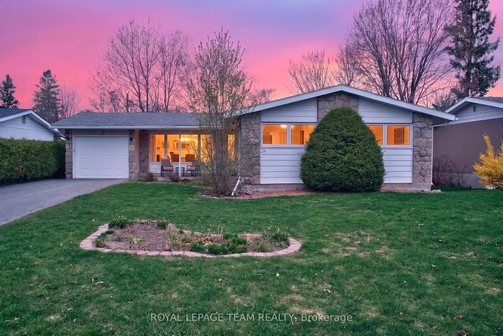 10 Cleadon Drive, Ottawa, ON