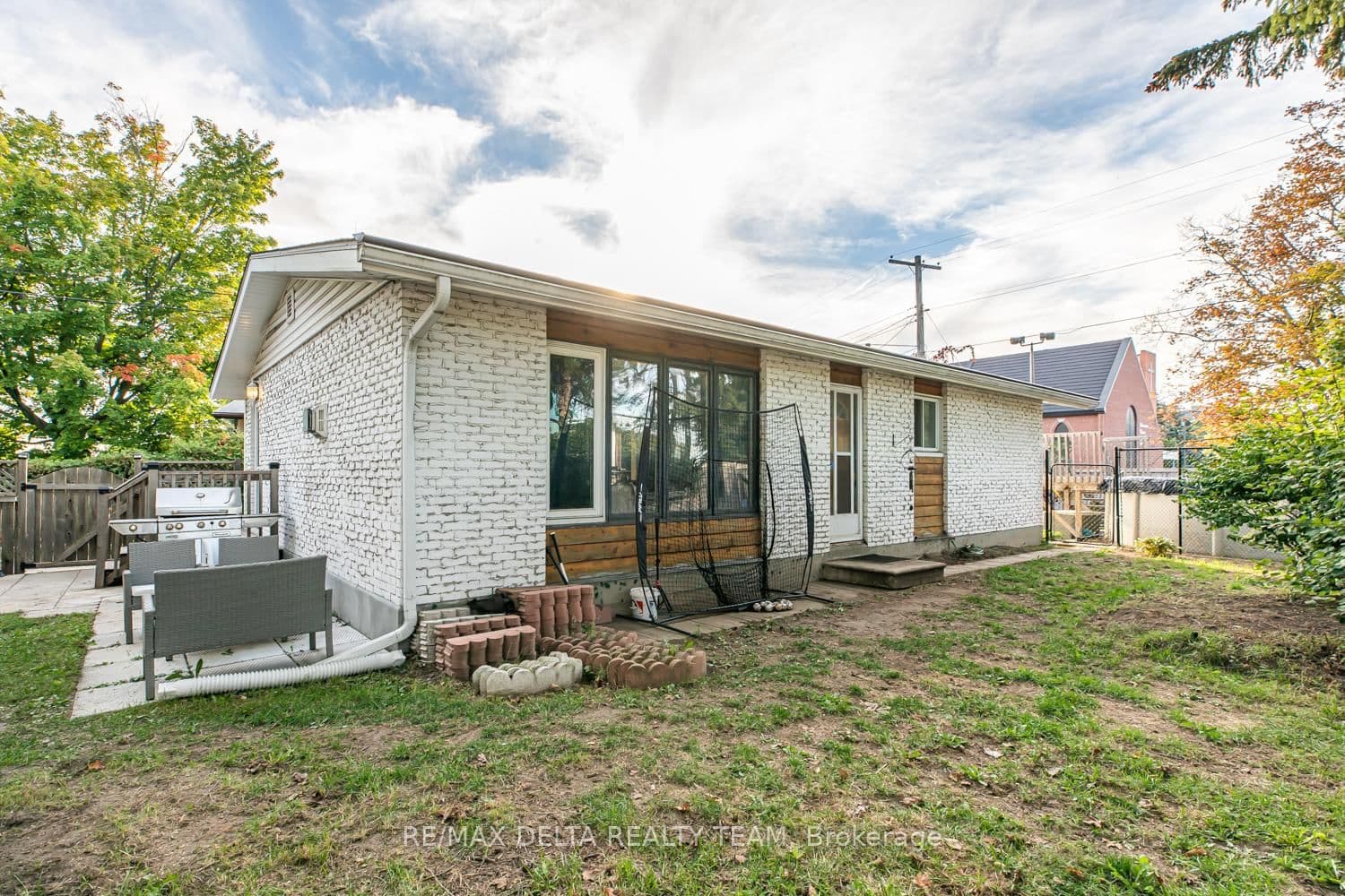 2465 Tupper Avenue, Ottawa, ON