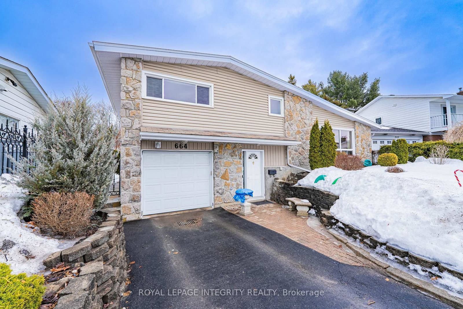 664 Glenhurst Crescent, Ottawa, ON