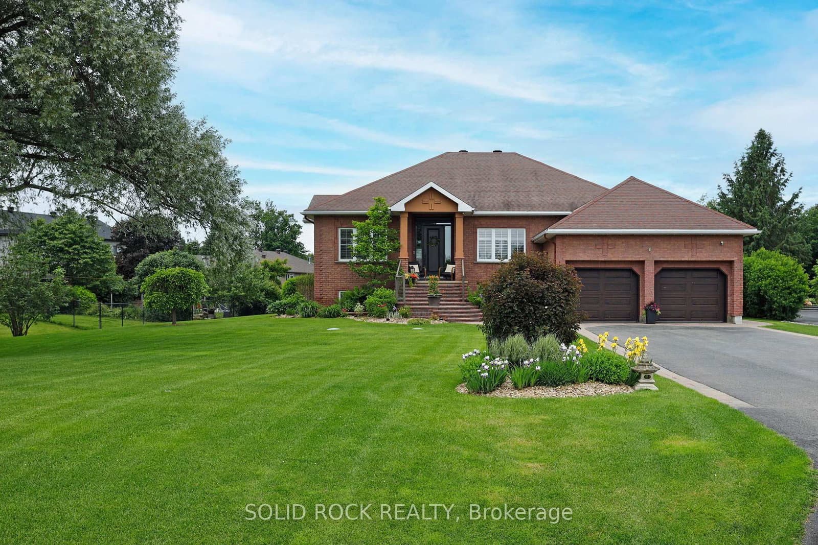 6541 Blossom Trail Drive, Ottawa, ON — photo 2