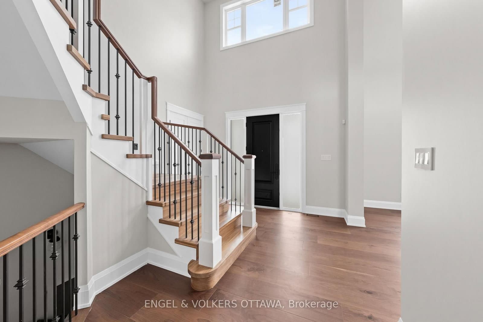 432 Ashbee Court, Ottawa, ON — photo 2