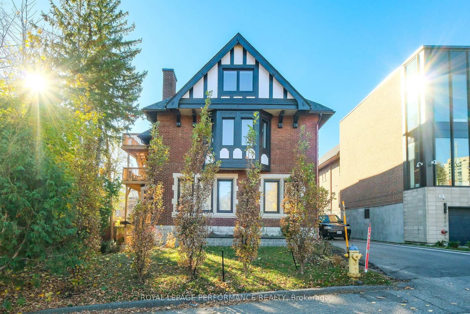 4 RANGE Road, Ottawa, ON