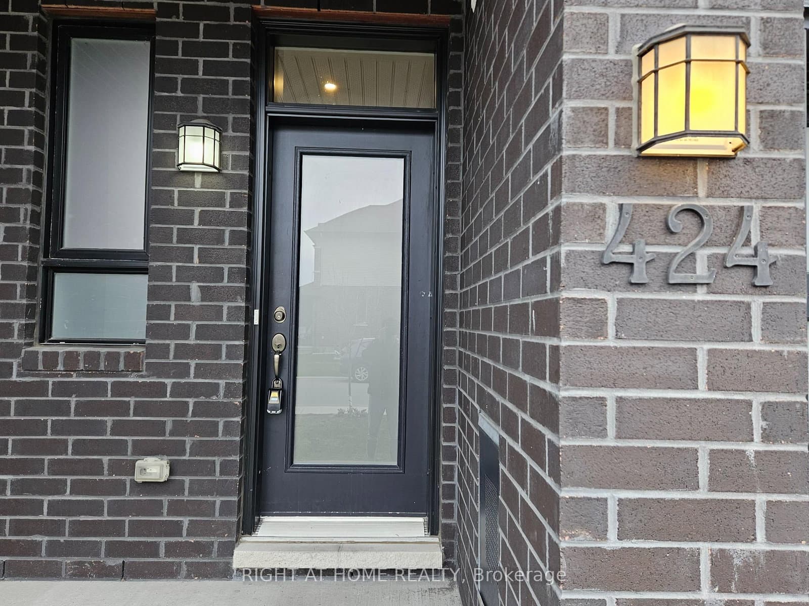 424 Markdale Terrace, Ottawa, ON — photo 2