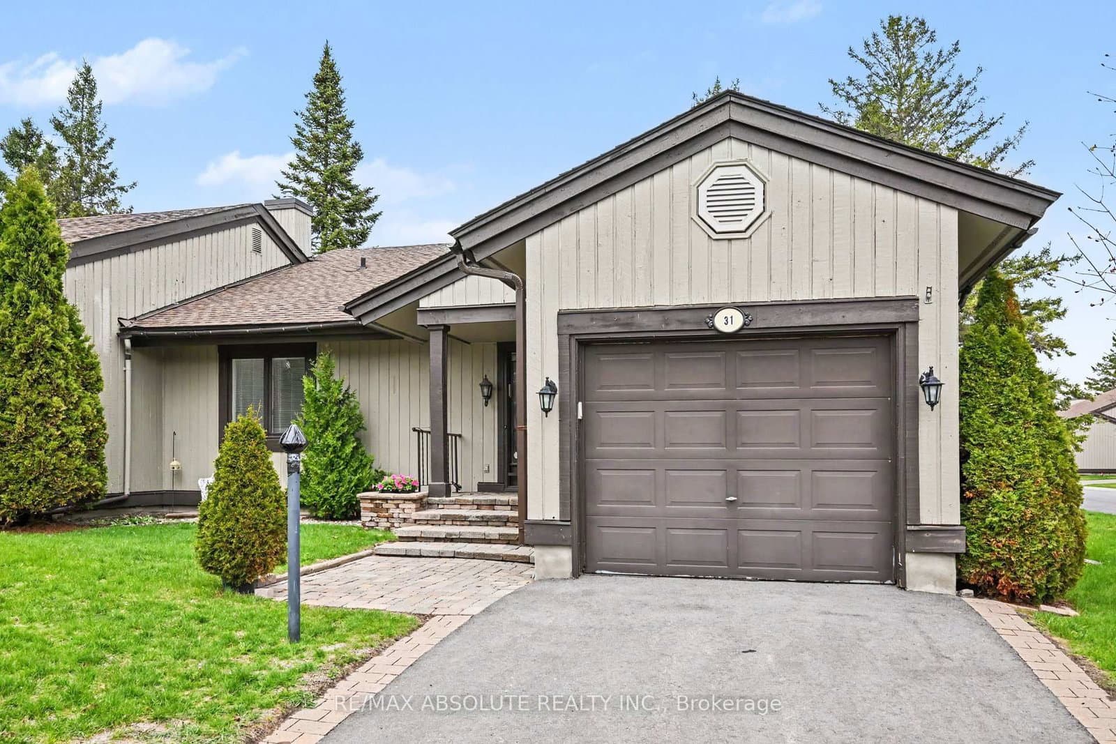31 Spyglass Ridge, Stittsville, ON — photo 2